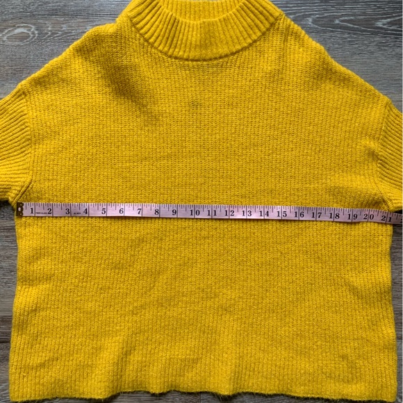 John + Jenn Mustard Yellow Varsity Stripe Mock Neck Sweater M - Picture 5 of 6